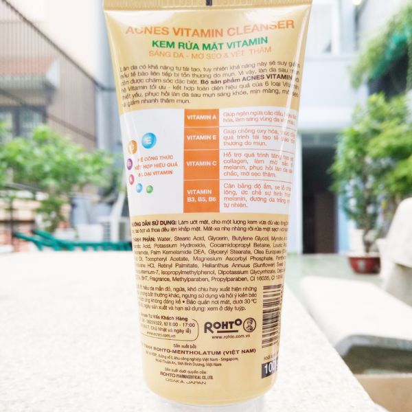Review Acnes Vitamin Cleanser